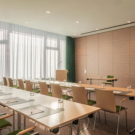 Intercityhotel 파더본