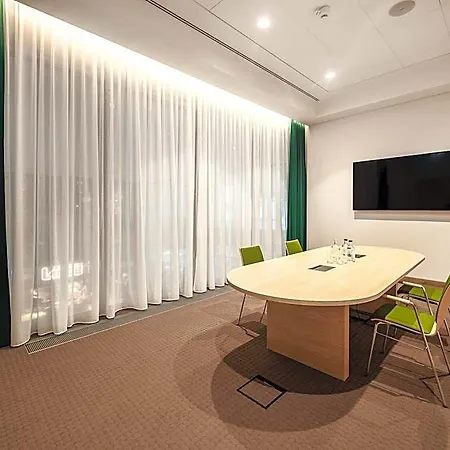 Intercityhotel 호텔