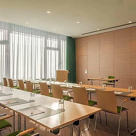 Intercityhotel 파더본
