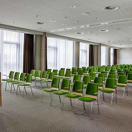 Intercityhotel 호텔