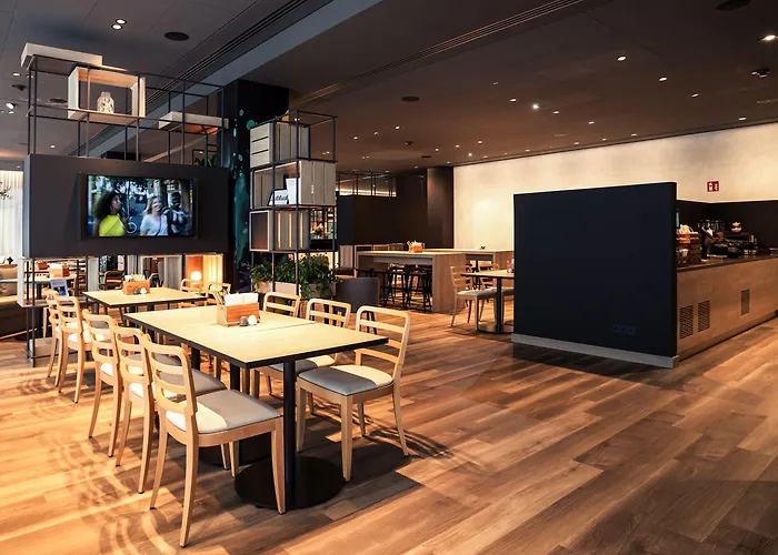 Hotel Intercityhotel 4*